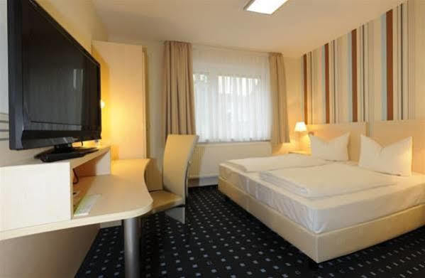 Rhein Neckar Hotel City Airport City Airport Mannheim Exterior foto